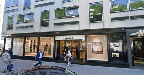 Paris : Une boutique Chanel braquée à la voiture